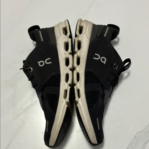 On cloud sneakers - Picture 3 of 5